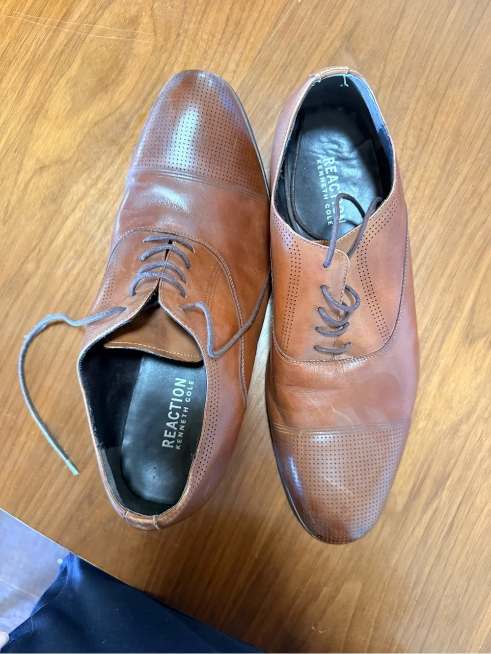 Reaction Kenneth Cole Brown Perforated Cap-Toe Leather Oxfords